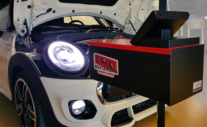 -MAWEK- Scheinwerfereinstellgeräte Unsere Scheinwerfereinstellgeräte bieten Self-Leveling-System und modernste Technik.